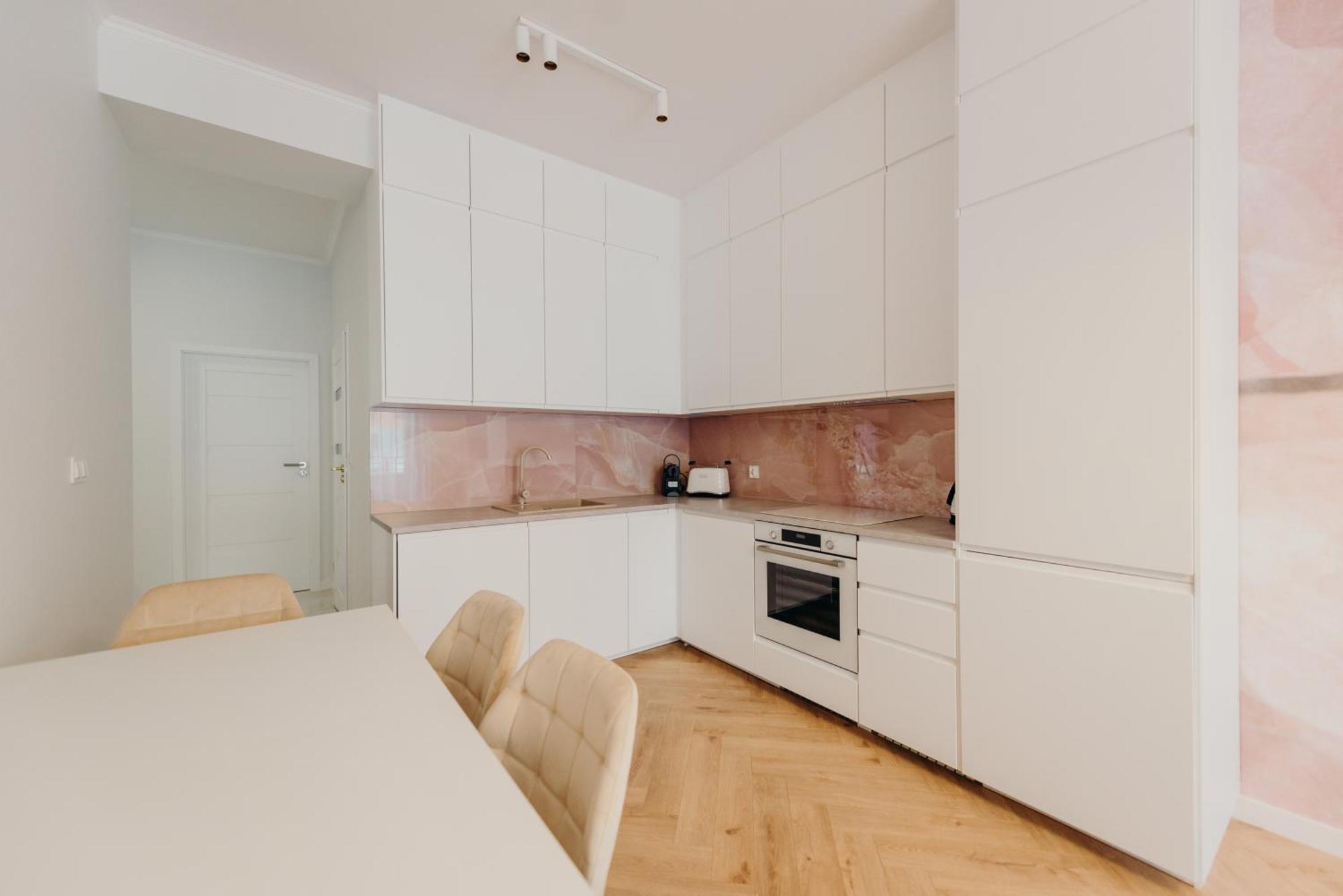 3 Bedrooms Premium Bella Rosa For 8 Guests With Ac And Underground Parking Rzeszów Exterior foto