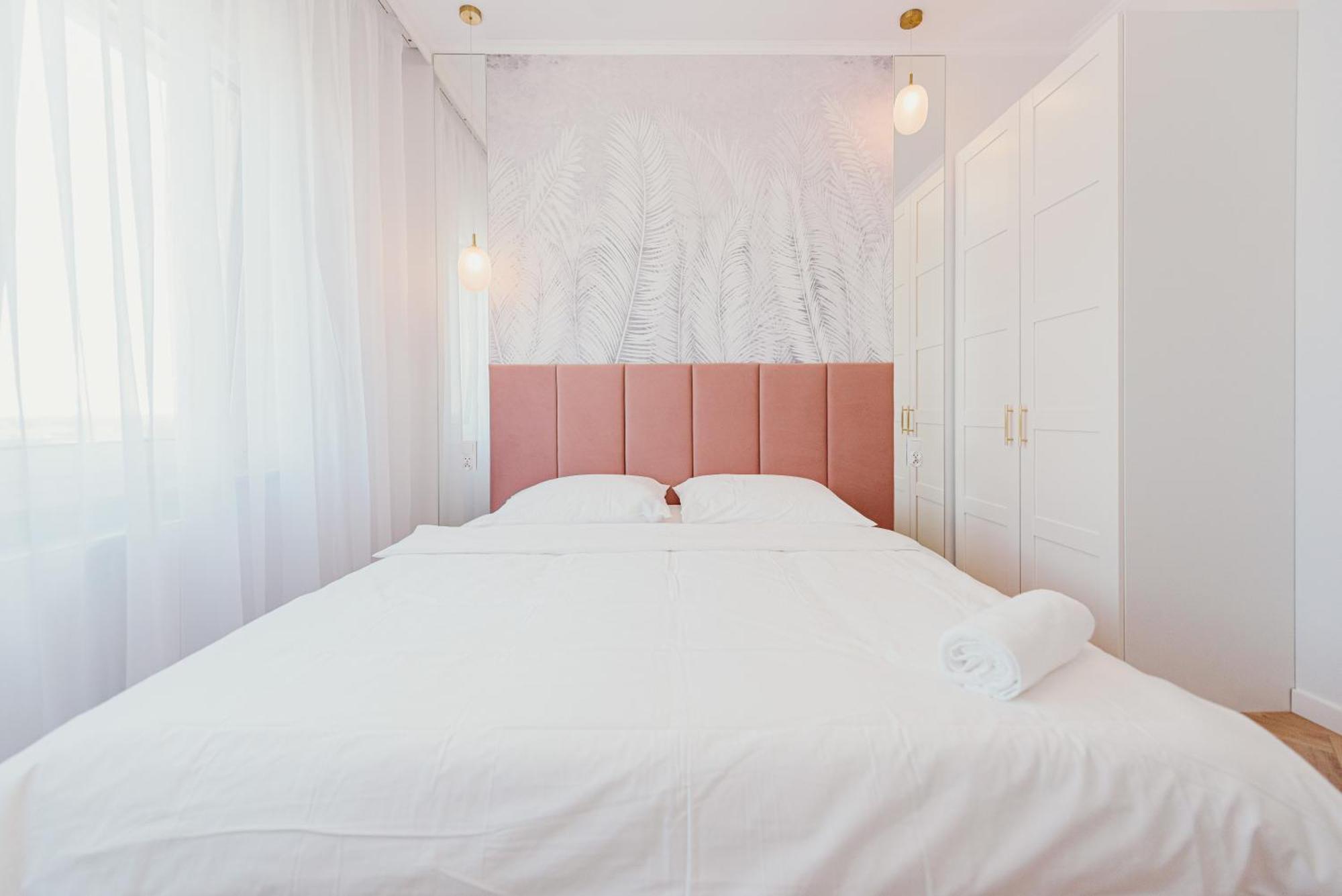 3 Bedrooms Premium Bella Rosa For 8 Guests With Ac And Underground Parking Rzeszów Exterior foto